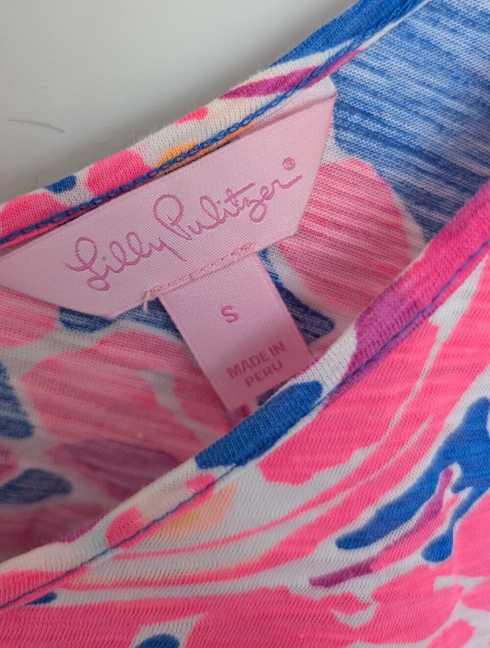 Lilly Pulitzer Gigi V-Neck Tank Top Catch & Release Women's Size Small Tropical - Picture 3 of 8